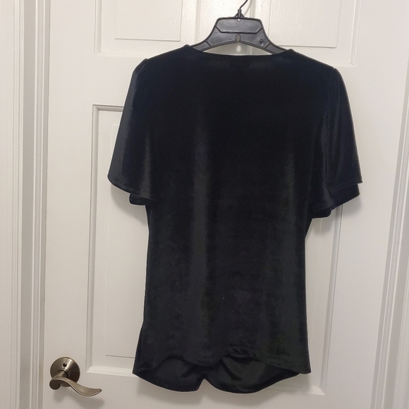 NWT Torrid Stretch Velvet Shirred Front Flutter Sleeve Top Black Size 00=M/L - Picture 10 of 12